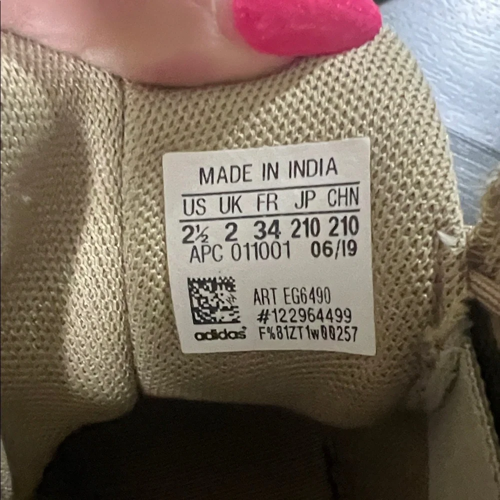 adidas Yeezy Desert Boot - Picture 3 of 3